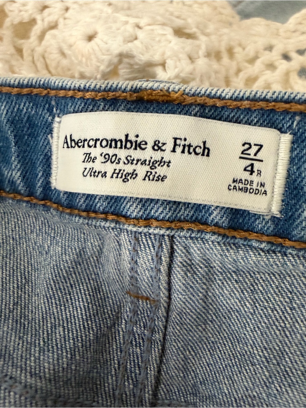 Abercrombie & Fitch The 90s Straight Ultra High-Rise Denim Jeans Size 27/4 - Picture 3 of 3